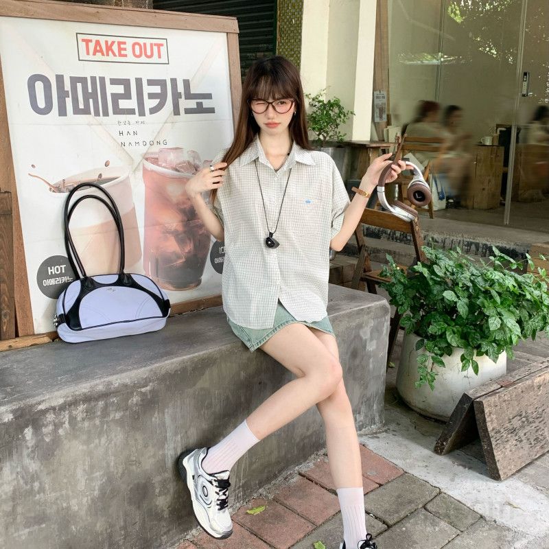 여자 여름 체크 반팔 셔츠 폴로카라 루즈핏 오버핏 면100 포켓 데일리 캐주얼 학생룩 캠퍼스룩 D07499P - 메인 이미지