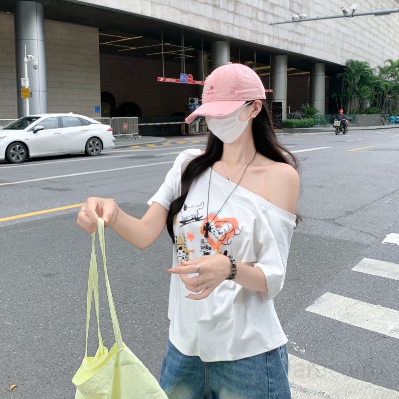 여자 여름 오프숄더 원숄더 언발 강아지 캐릭터 그래픽 반팔 티셔츠 루즈핏 Y2K 힙한 데일리룩 D01316-1 - 상세 이미지 4