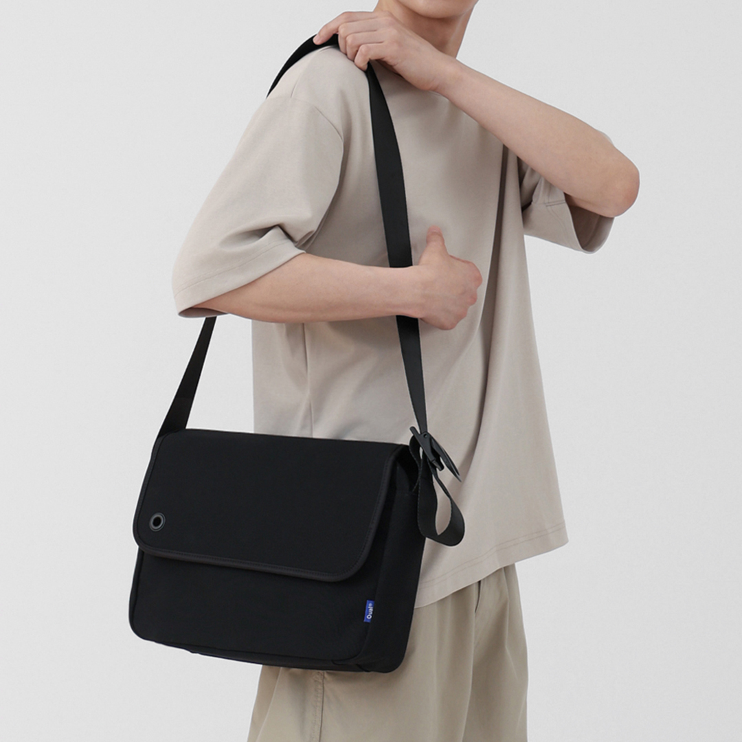퀄팩 에센셜 캔버스 메신저백 380 / 남자 크로스백 슬링백