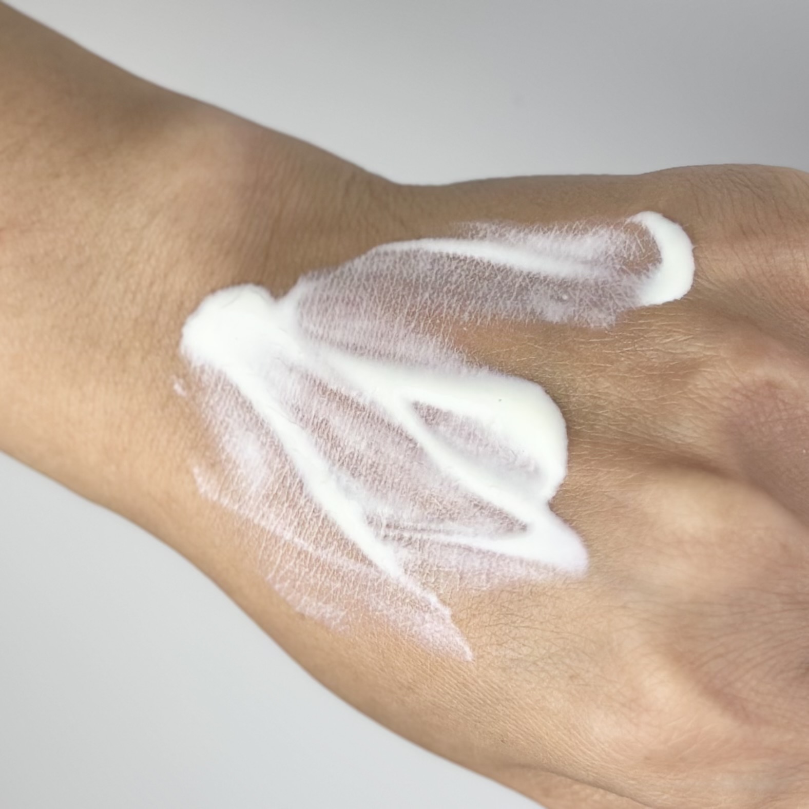 안나홀츠 대용량 온가족 울트라 프로텍트 수분 선크림 spf50+PA++++ 썬크림 500g 자외선차단제 썬블럭 - 상세 이미지 2