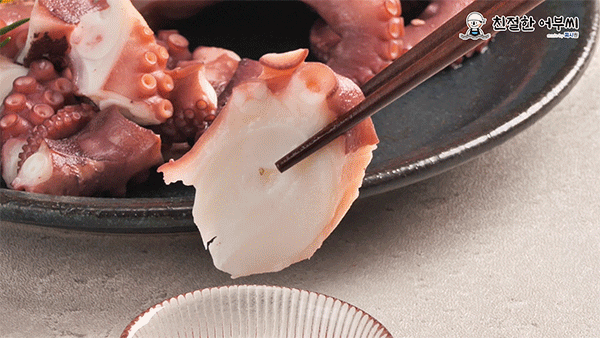 문어 돌문어 자숙 숙회 냉동 제수용 손질 수산물이력제 친절한어부씨 800g, 1개 판매처 상세 정보 이미지 4