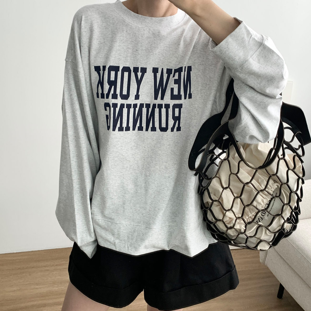 아웃핏 뉴런 맨투맨 여름 프린트 오버핏 루즈핏 긴팔티 (그레이)