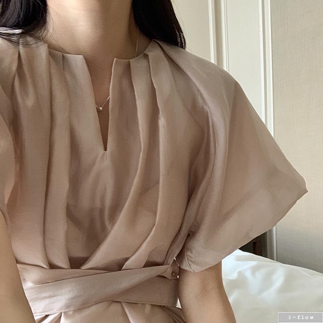 포릴 브이넥 텐셀 스트랩 블라우스 3col 여름 고퀄리티 실키 퍼프 핀턱 제이플로우 - 상세 이미지 4