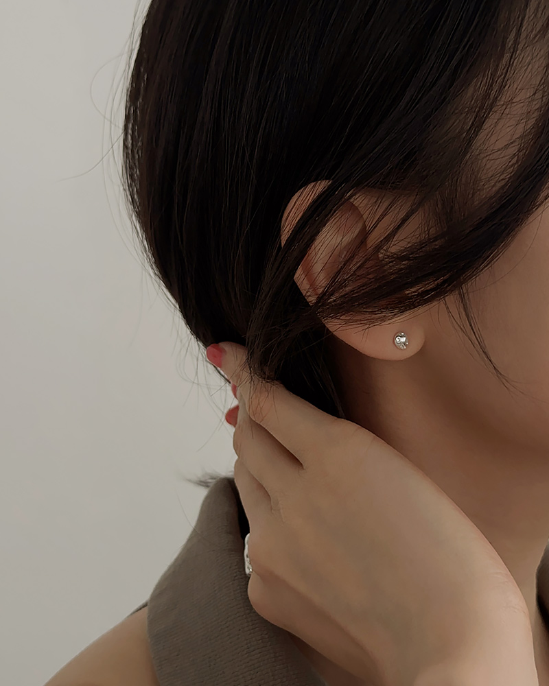 실버 925 미니 물방울 눌림 귀걸이 - 상세 이미지 5