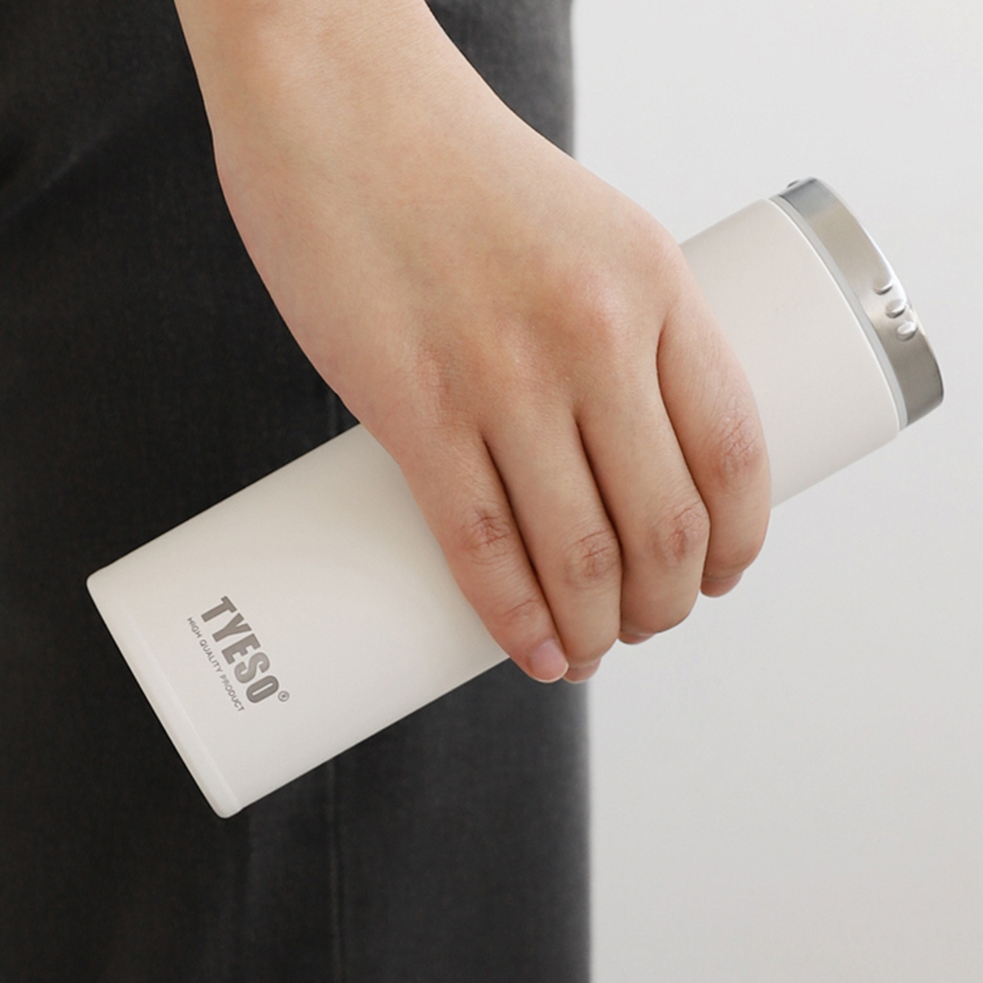 미니 타이소텀블러 TYESO 초경량 완전밀폐 운동 산책 러닝 가벼운 텀블러 300ml - 메인 이미지