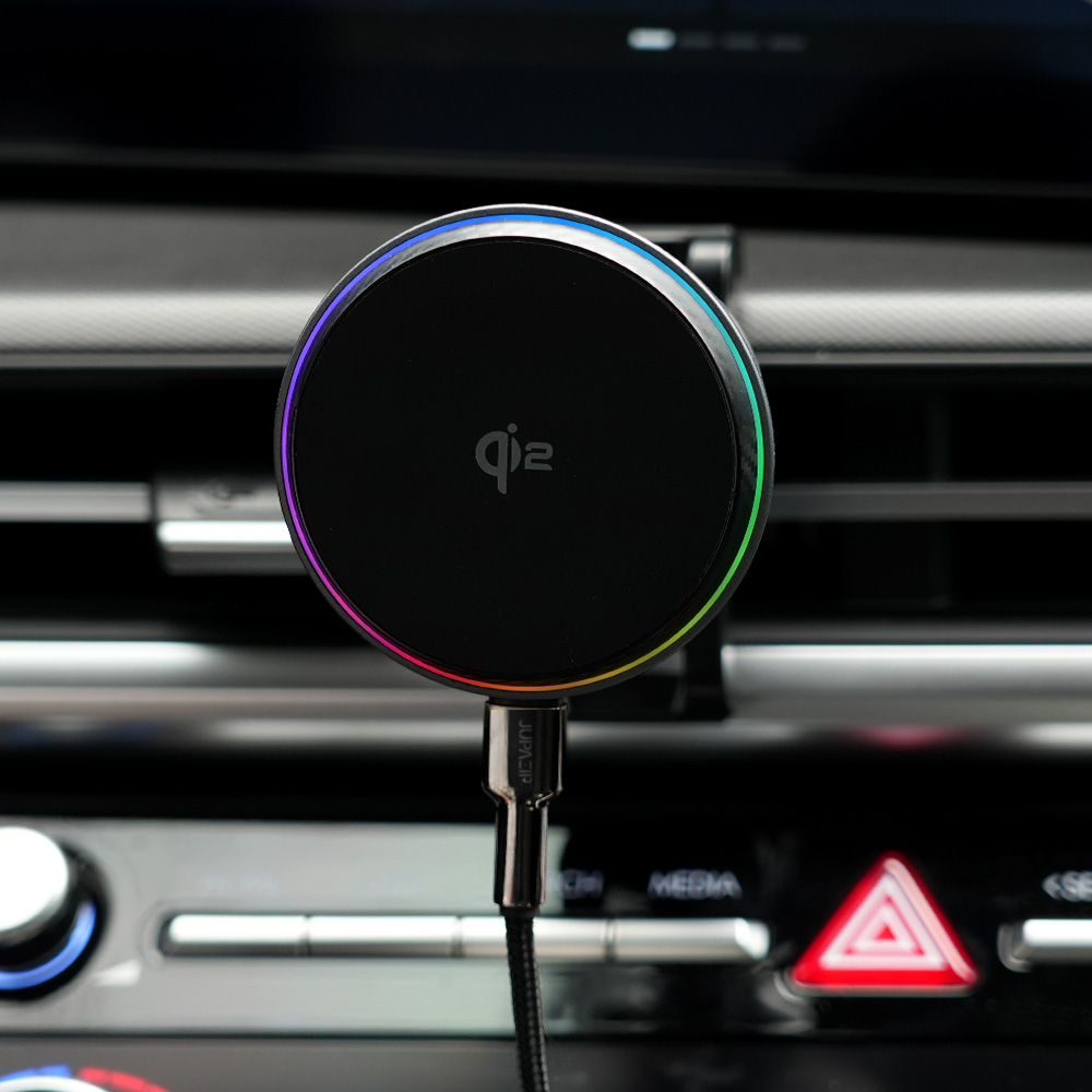주파집 차량용 실리콘 맥세이프 핸드폰 고속 무선 충전 거치대 Qi2 펠티에 쿨링 CWC07