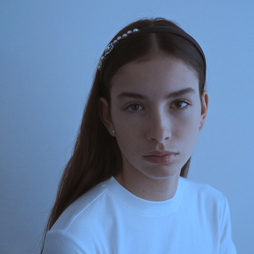 루드 미니 하트 크리스탈 진주 헤어밴드 L25SSAC33