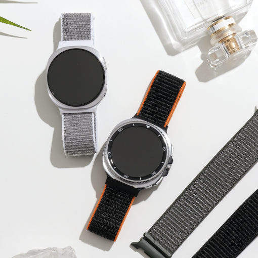 메탈 및 스포츠 스트랩 착용 비교 이미지