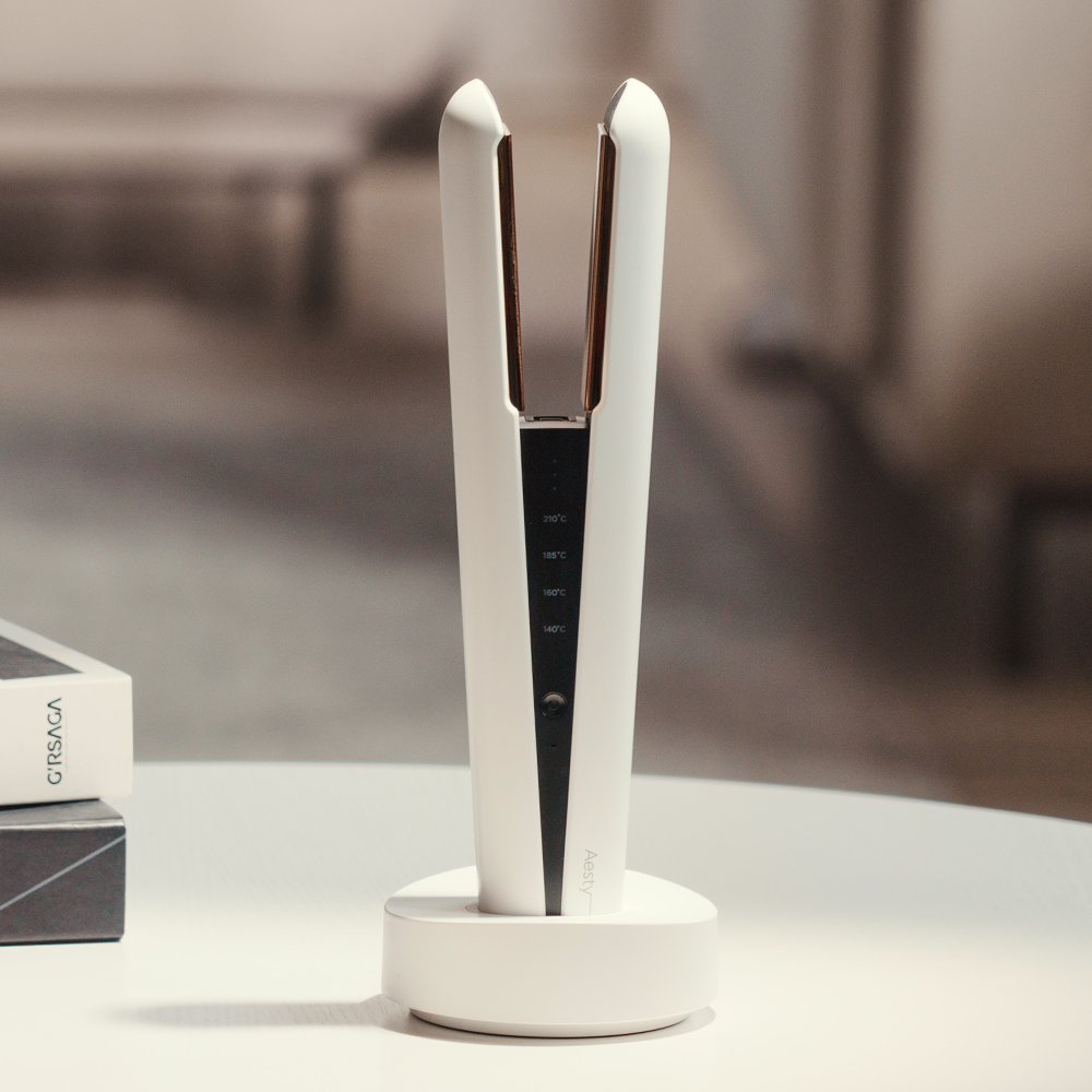 에스티 프리미엄 무선 전문가용 스트레이트너 미용실 매직기 판고데기