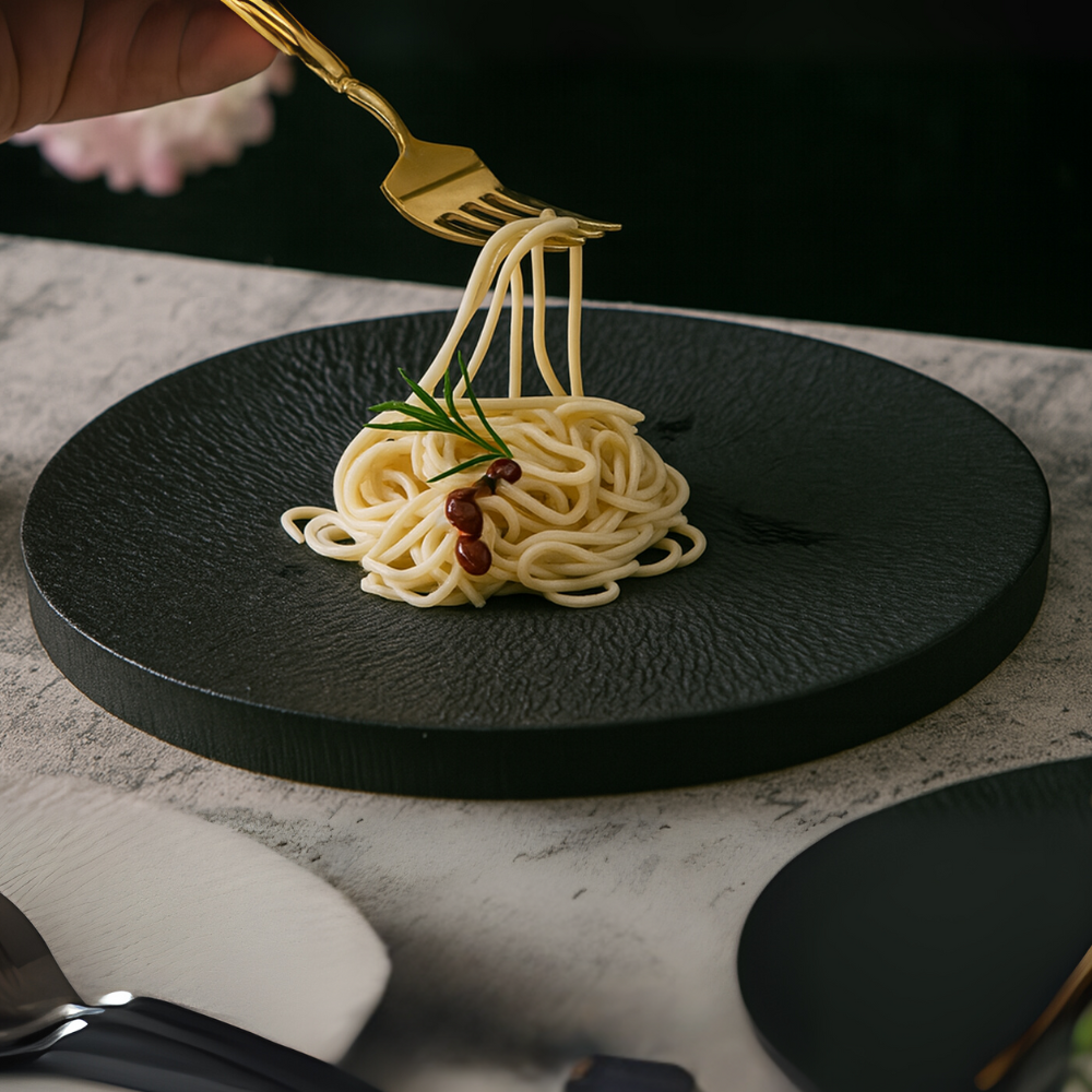 소프트스톤 파인다이닝접시 굽 회접시 플레이팅 그릇 1개, 원형접시 20cm - 블랙