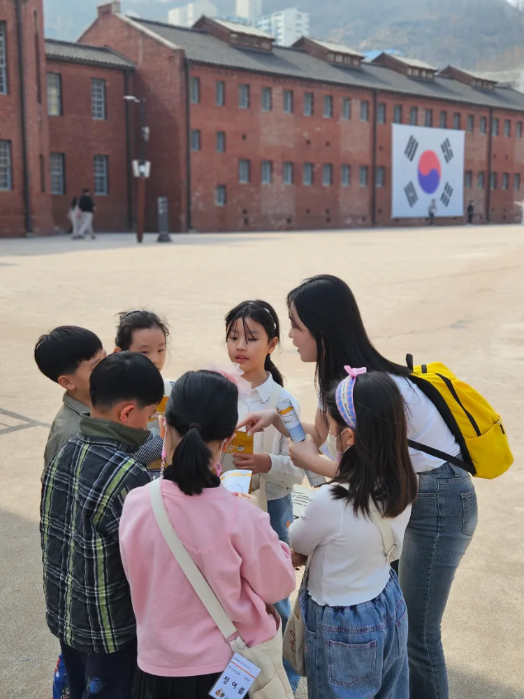 [초등교사자격] 서대문형무소역사관 초등 역사 체험 주말 방학 특강 서울 어린이 역사체험학습 도슨트 해설 수업 by 티처투어 - 상세 이미지 2
