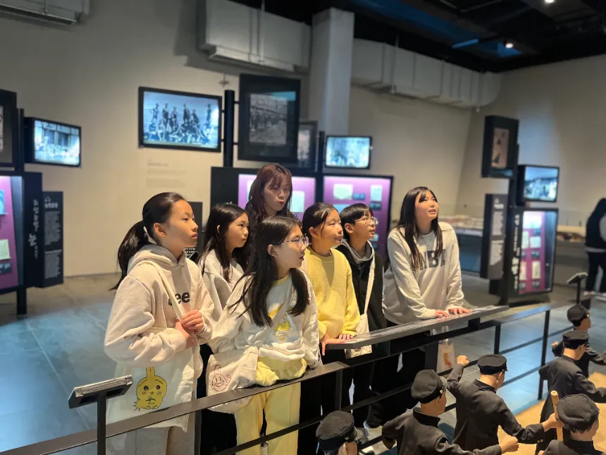 [초등교사자격] 천안독립기념관 초등 역사 체험 주말 방학 특강 충청 어린이 역사체험학습 도슨트 해설 수업 by 티처투어 - 상세 이미지 3