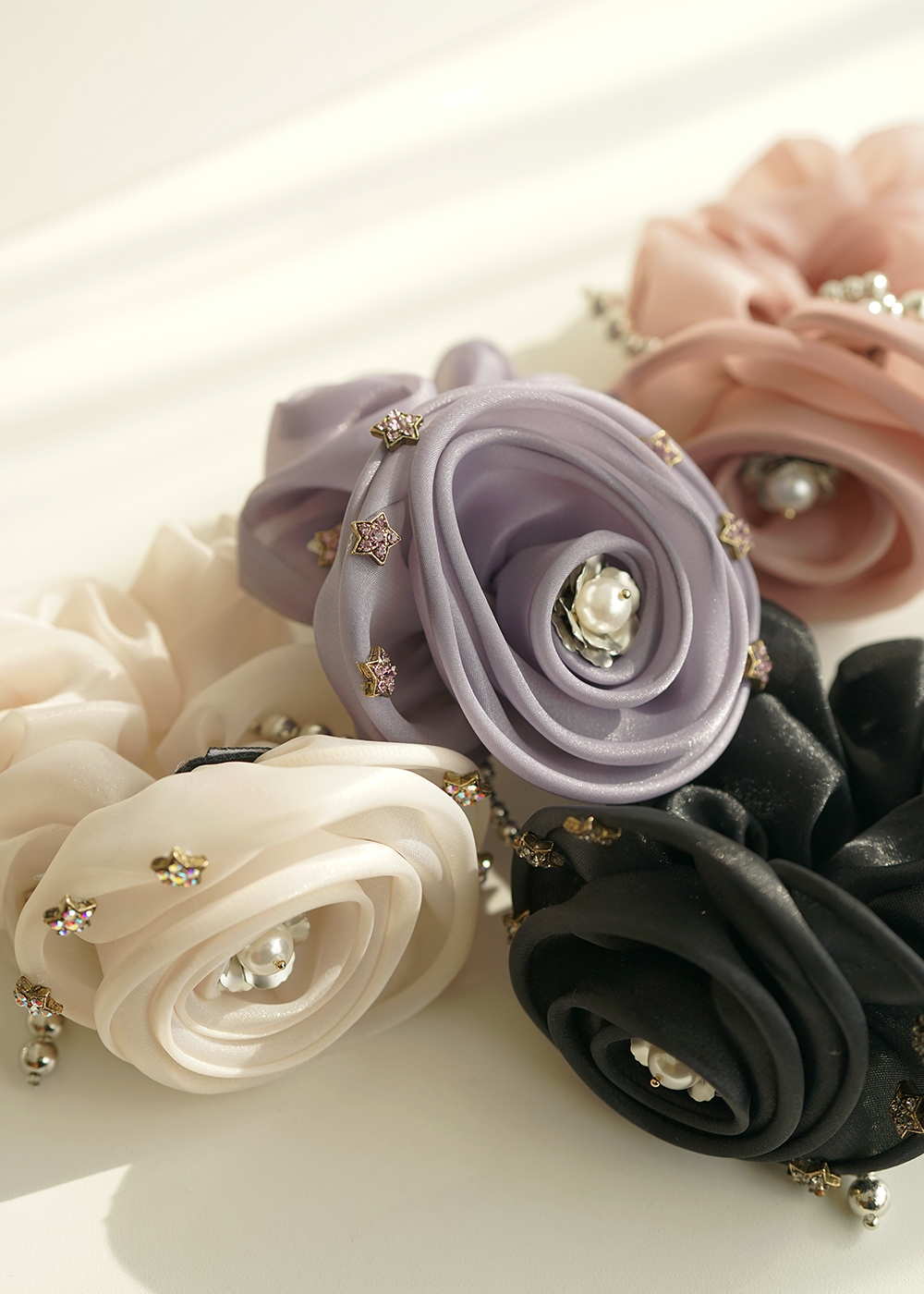 루드 오간자 플로럴 크리스탈 헤어스크런치 L25SSAC18