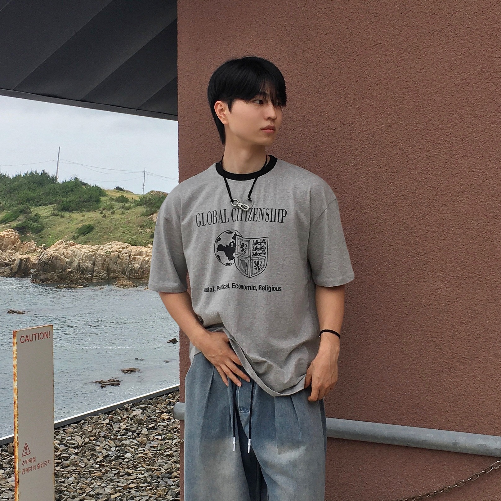 남자링거티 머슬핏반팔 어깨넓어보이는반팔 머슬오버핏 쿨티셔츠 흰색면티 여름커플티 - 상품 이미지