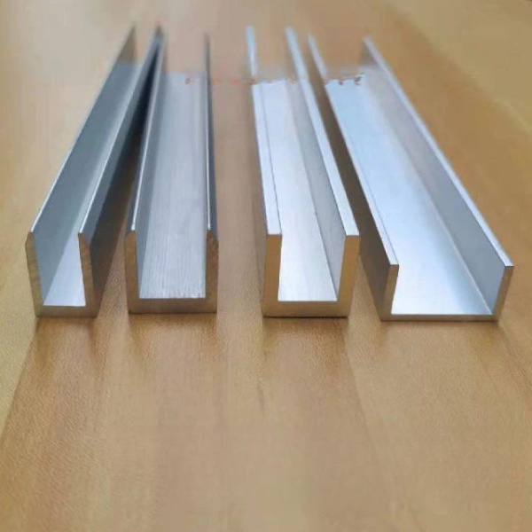 튼튼한 C형강 1m 8x8 내부 너비 6mm 캐비닛 비닐하우스 파이프 ㄷ형강 브래킷 ㄷ찬넬 - 상품 이미지