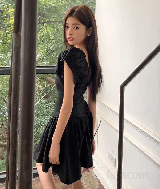 여성 봄 여름 X라인 브이넥 퍼프소매 러플 코튼 미니 원피스 백리스 오프숄더 데이트룩 8121 - 상세 이미지 4