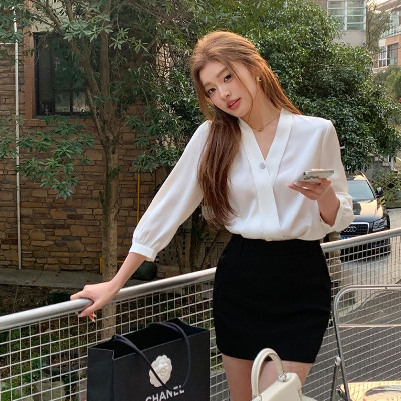여성 봄 가을 브이넥 칠부소매 루즈핏 폴리 블라우스 기본 오피스 데일리 출근 하객 베이직 8379 - 상세 이미지 2