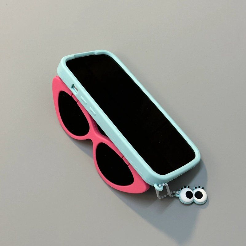아이폰 실리콘 케이스 플립형 거치대 캐릭터 폰 커버 귀여운 안경 몬스터 iPhone 15 - 상세 이미지 4