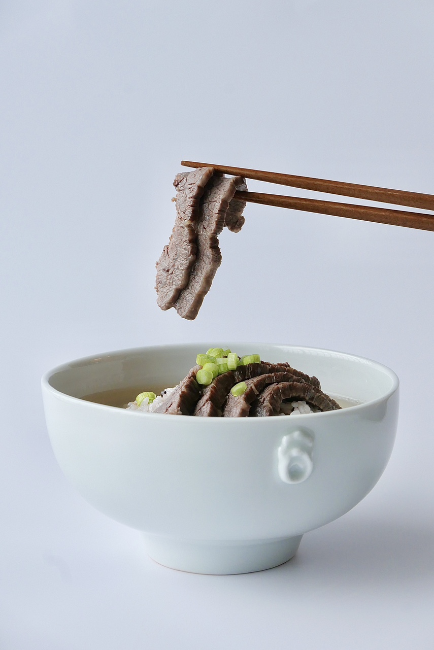 한우투뿔양지곰탕(900g/2인분) - 상품 이미지