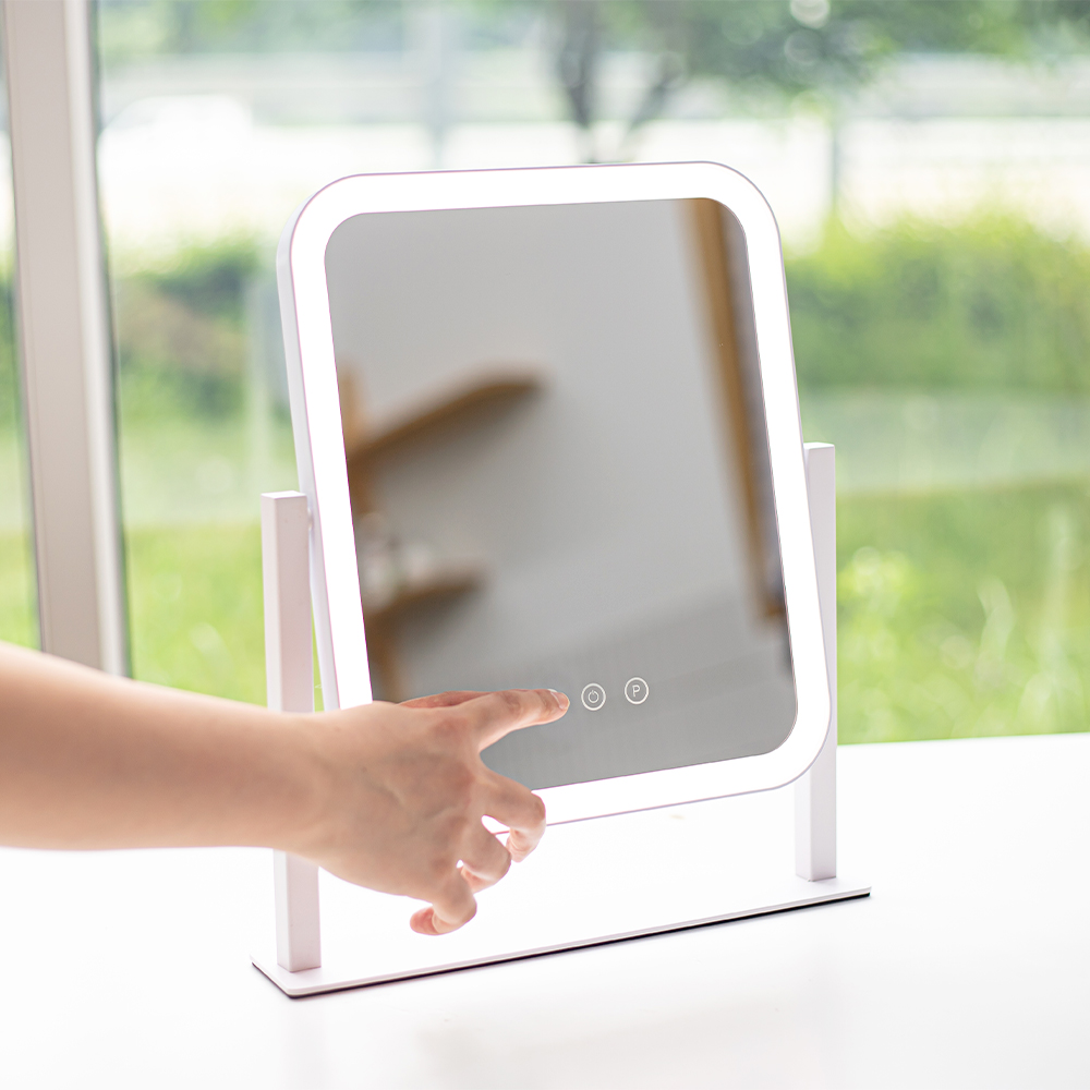 비욘드퍼니싱 무선 LED 조명 탁상용 화장 거울 라운드 화장대 스탠드