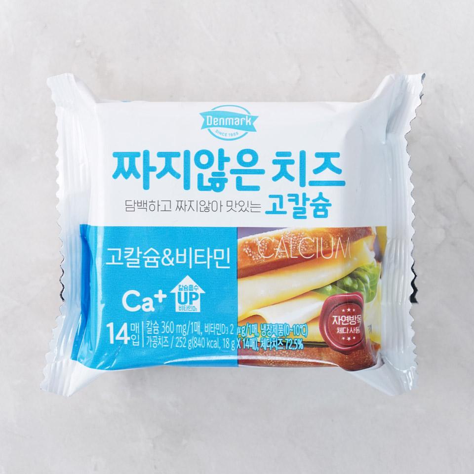 메가마트 동원 덴마크 짜지않은치즈 고칼슘&비타민 252g - 메인 이미지