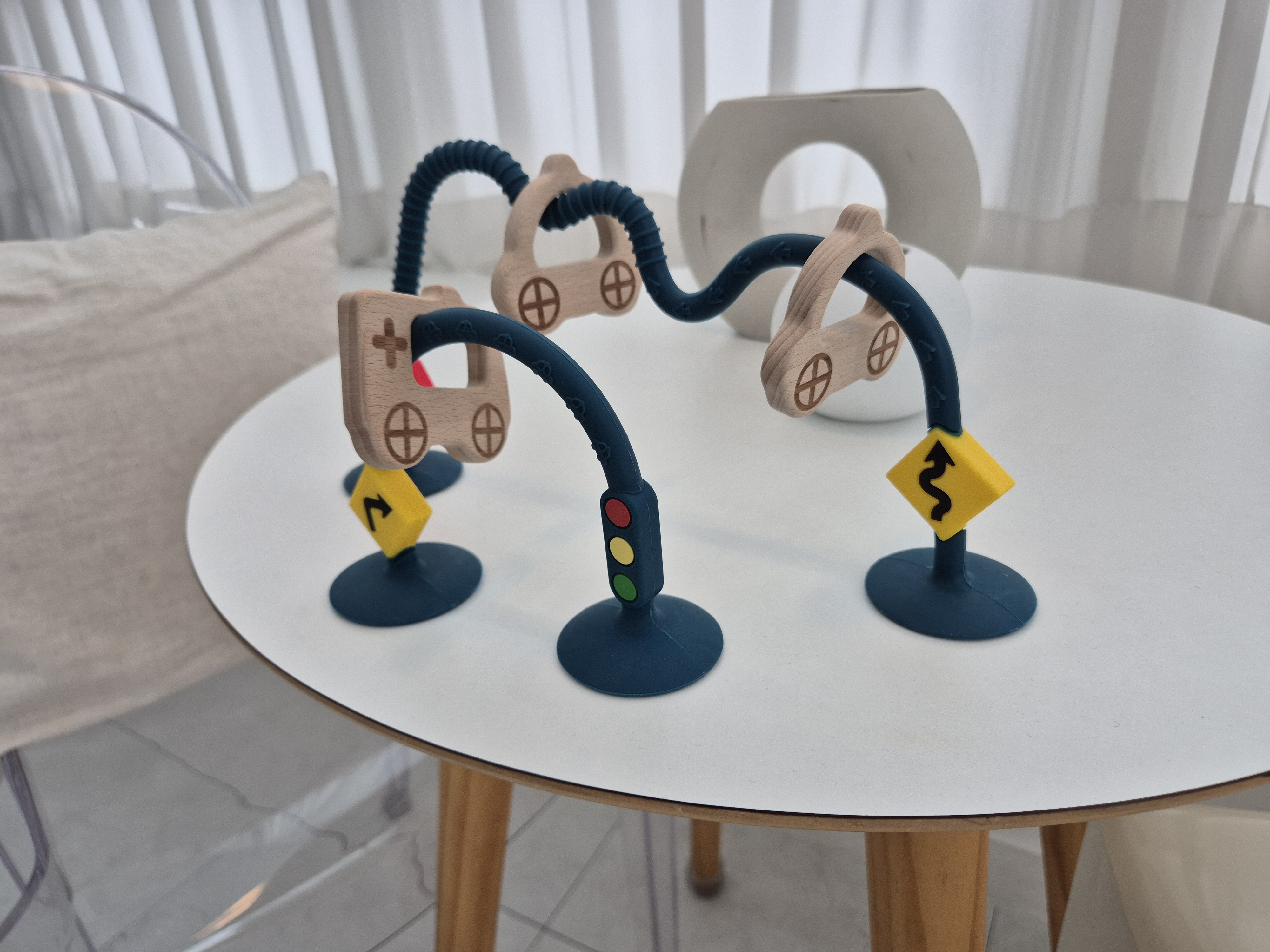 젬베베 요리조리 실리콘 링플레이 트래픽 플레이 흡착딸랑이 치발기 겸용 이앓이 방지 몬테소리 교구 백일 5개월 6개월 7개월 장난감