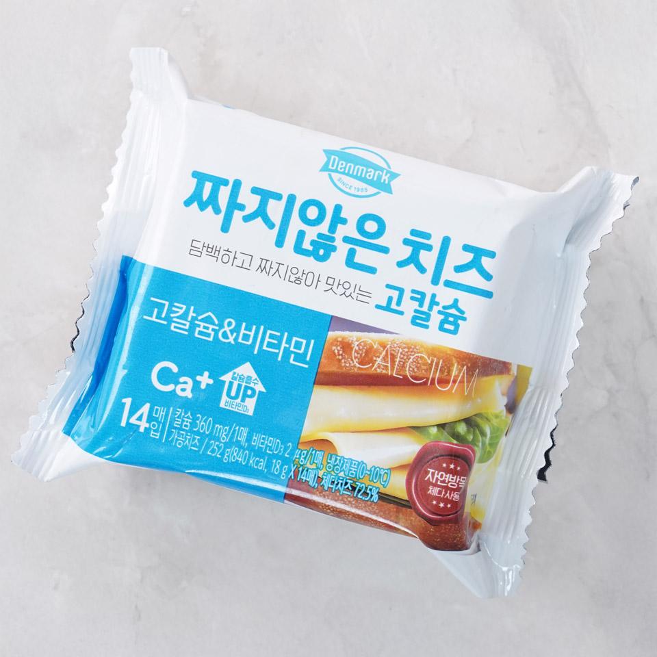 메가마트 동원 덴마크 짜지않은치즈 고칼슘&비타민 252g - 상세 이미지 2