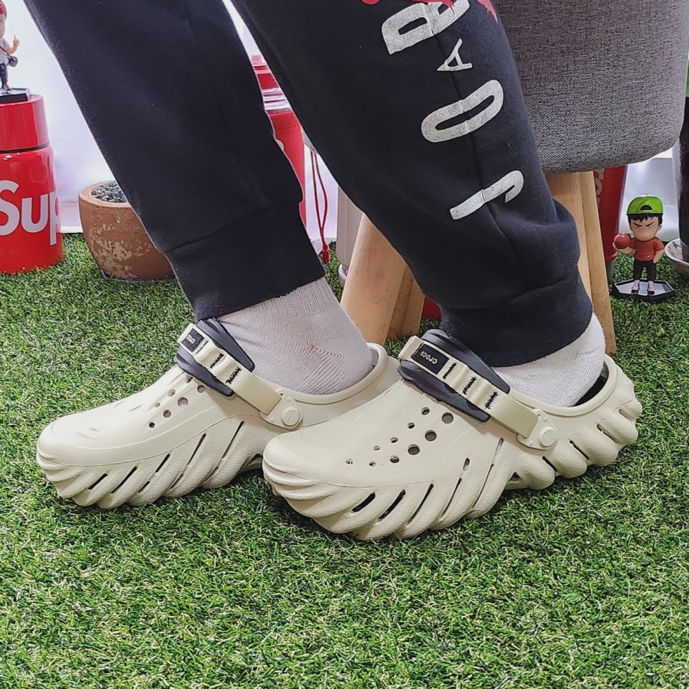 크록스 에코 클로그 샌들 본 블랙, 230