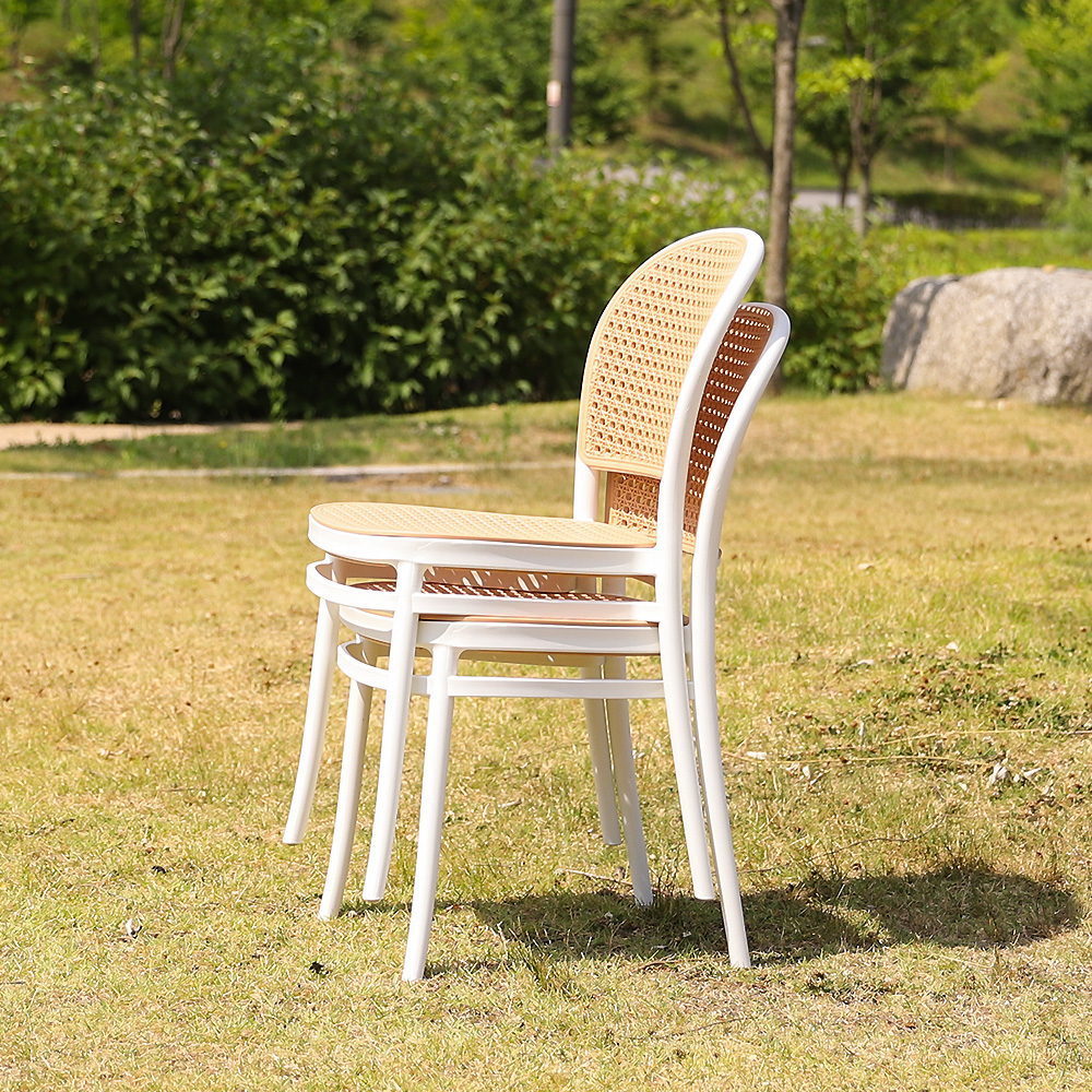 마엘 암체어 야외용 카페 테라스 정원 플라스틱 화이트 의자