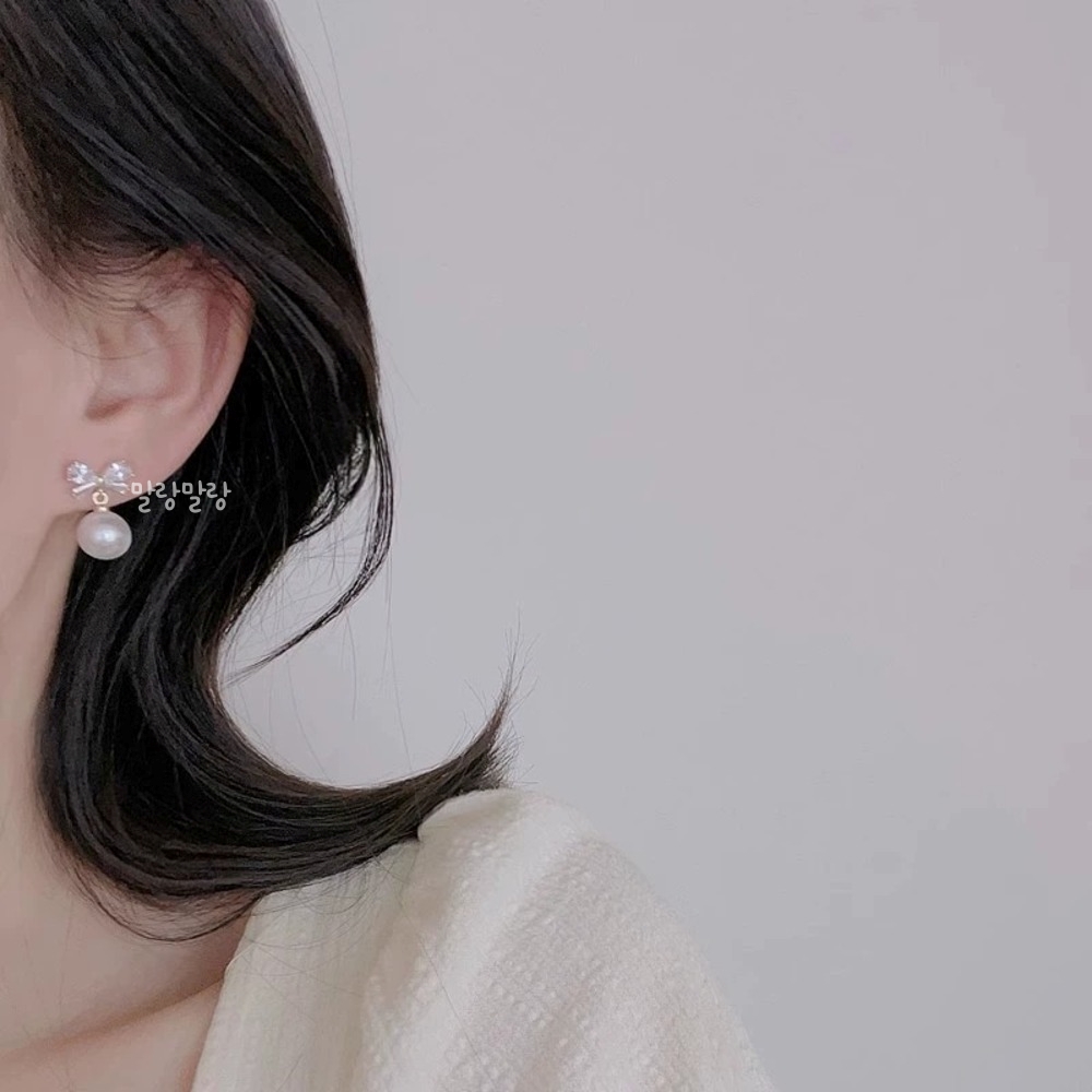 달랑 진주 크리스탈 큐빅 리본 포인트 드롭 귀걸이 우아한 이어링 - 메인 이미지