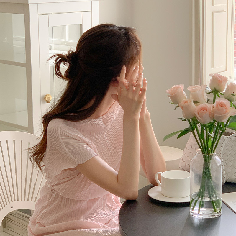 로엘린 썸머 투웨이 넥 플리츠 캡소매 티셔츠 ts4660 - 상세 이미지 3