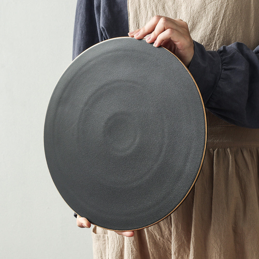 SELBY 매트블랙 골드라인 시그니처 접시 원형 25cm 이미지 3