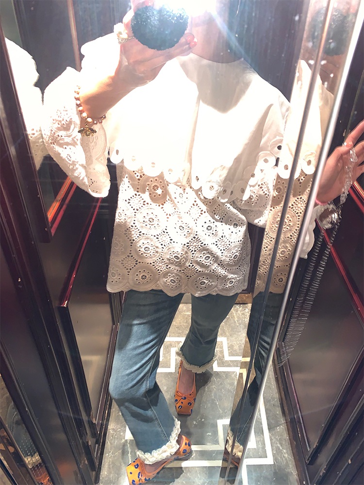 라운드넥 빅카라스퀘어레이스 펀칭긴팔블라우스 자수 봄 여름 루즈핏 캐주얼 고급 순면 화이트 - 상세 이미지 4