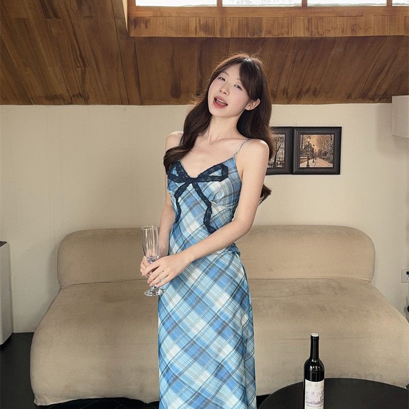 여성 하늘하늘 브이넥 체크패턴 슬리브리스 A라인 플레어 롱 원피스 휴양지 바캉스 데일리룩 봄 여름 가을 13173 - 상세 이미지 5