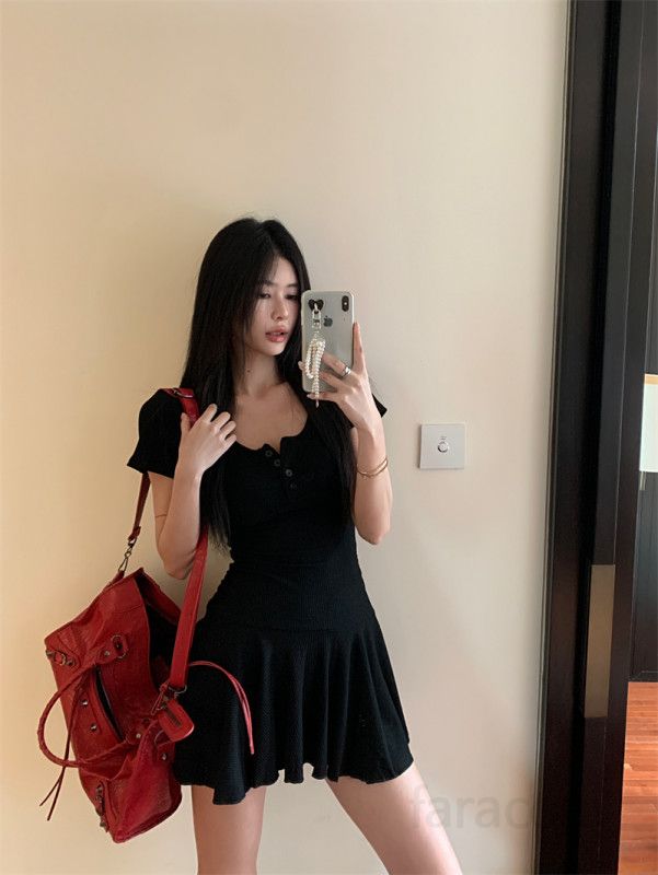 여성 유넥 반팔 골지 플레어 미니원피스 A라인 슬림핏 단추 캐주얼 페미닌 데이트룩 데일리룩 봄 여름 가을 13175 - 상세 이미지 4