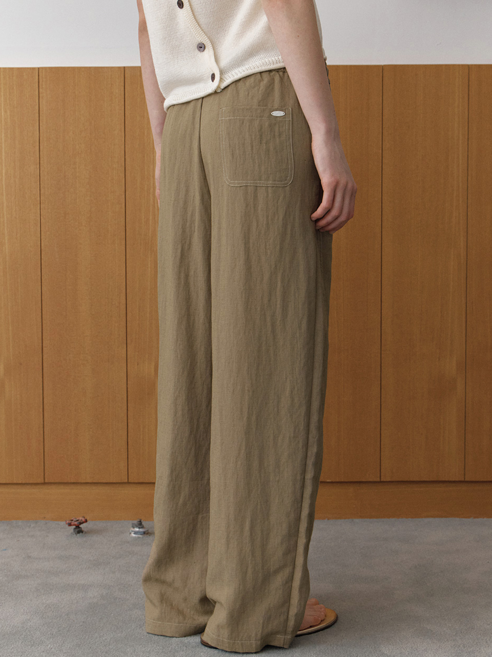 [엘씨브이] CURVED STITCH WIDE-FIT PANTS_BROWN - 상품 이미지