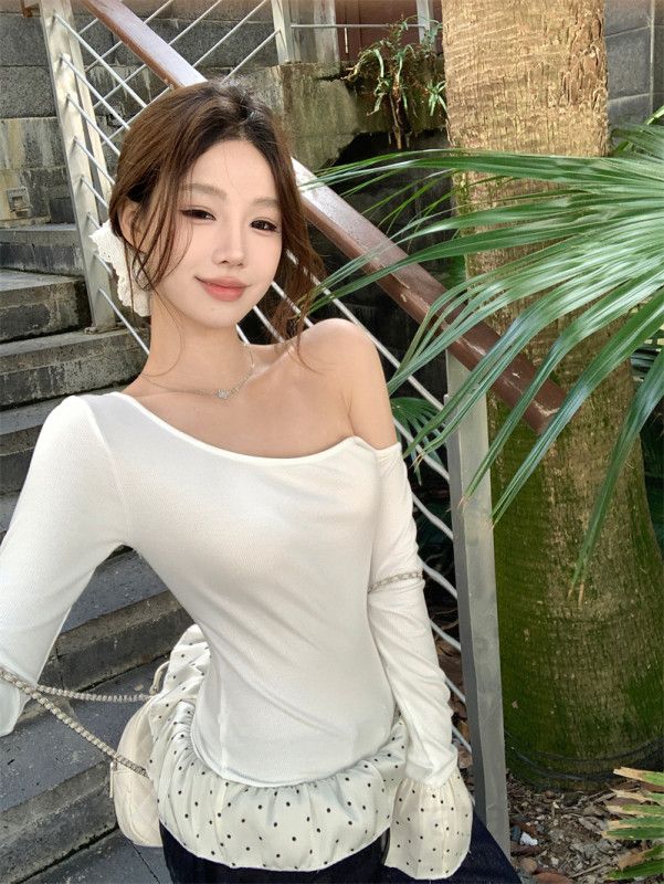 여성 오프숄더 언발란스 도트 물방울 러플 프릴 루즈핏 긴팔 티셔츠 블라우스 데일리룩 캐주얼 봄 가을 13170 - 상세 이미지 4