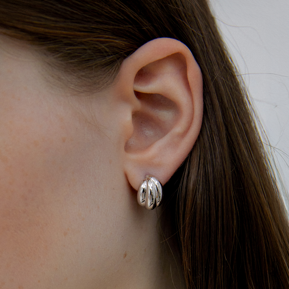 [바이이에르] Echo shell earrings M (Silver) BH7E56744WBXXX - 상세 이미지 2