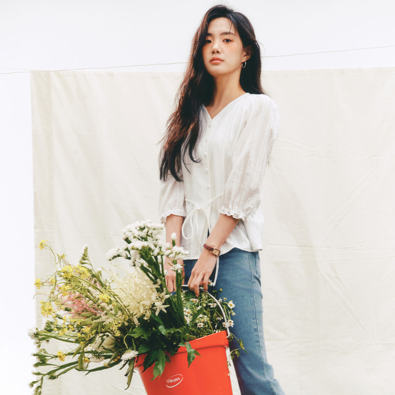 브이넥 블라우스 7부 블라우스 로엠 스트랩 스트랩 디자인 블라우스 코디
