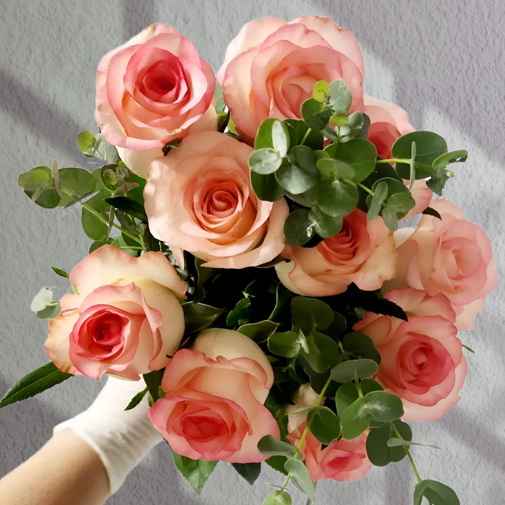 장미꽃 생화 꽃다발 쥬빌리아 장미 생화 기념일 졸업식 축하 택배 전국배송 - 메인 이미지