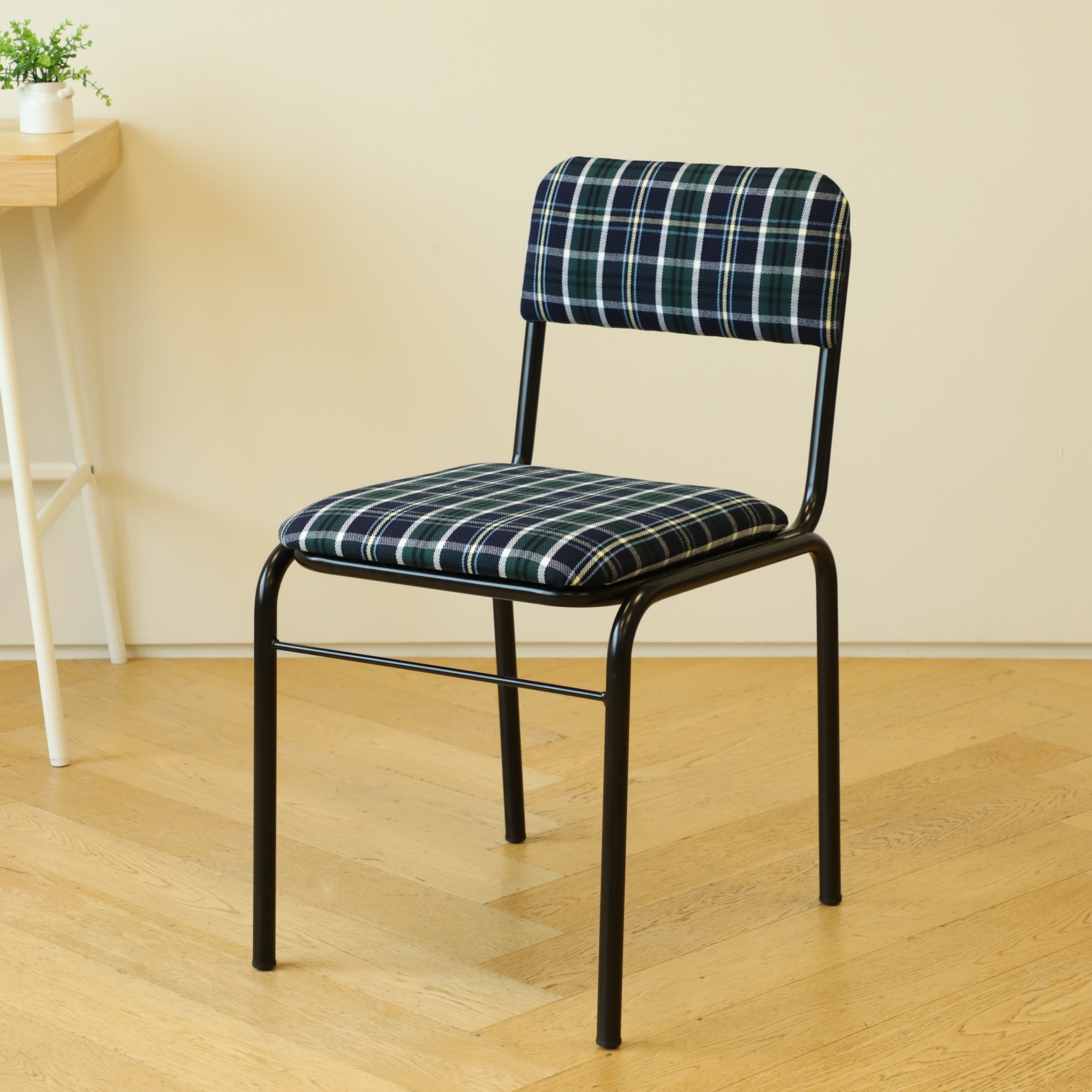 텐더 카페 인테리어의자 미드센츄리 빈티지 철제 체크 패브릭