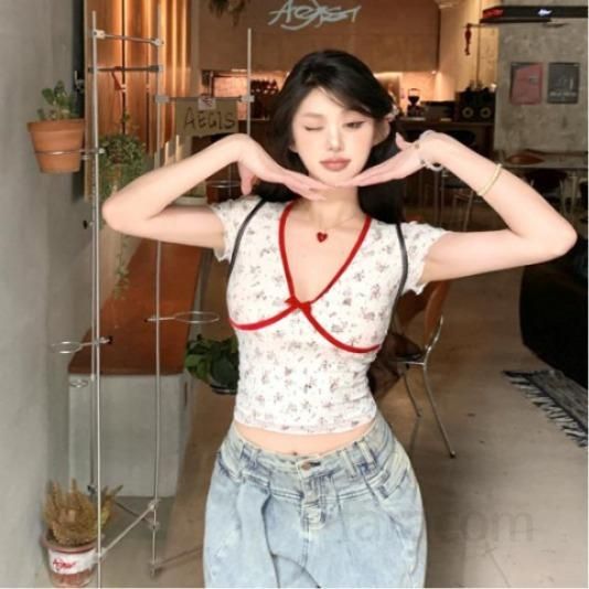 여성 슬림핏 하트넥 나비매듭 꽃무늬 플라워 퍼프 크롭 반팔 블라우스 페미닌 여리여리 데일리 여름 티셔츠 13184 - 상품 이미지