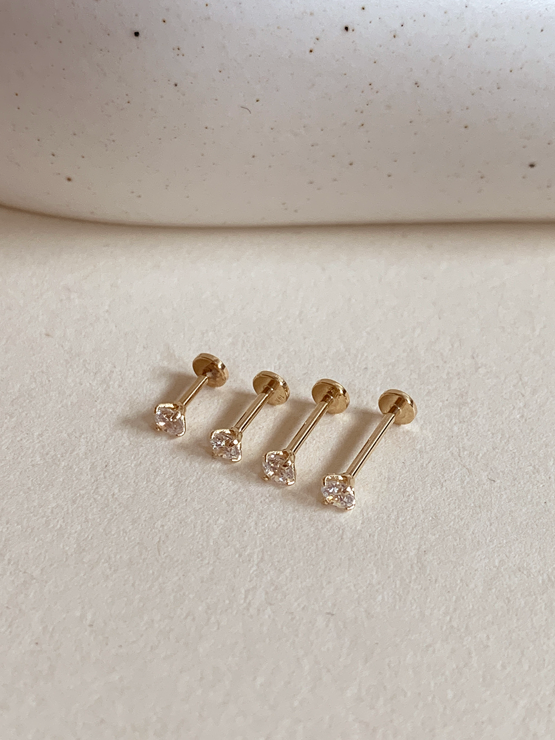 14k 베이직 인터널 큐빅 라블렛 피어싱 2mm 바 두께 0.8mm