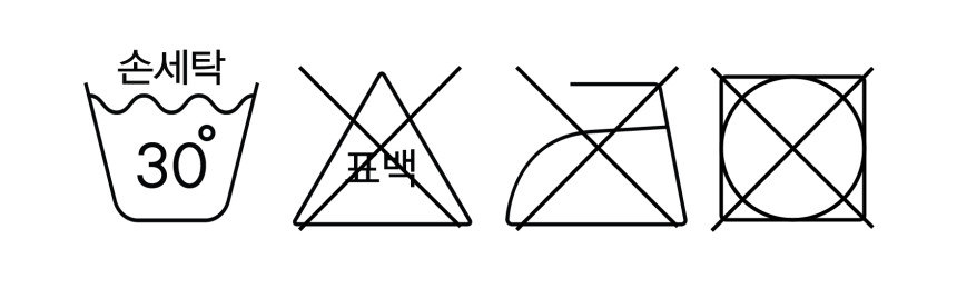 세탁부호 
- 100% 방수가 아니기 때문에 물 이외에 액체(와인, 기름, 김치 국물 등)는 이염이 생길 수 있습니다.
-겉면에 사용된 타이벡은 세탁이 불가능합니다. 오염 발생 시 젖은 타올로 닦아주시거나 안감만 따로 손세탁해 주셔야 합니다.
-드라이, 다리미 불가