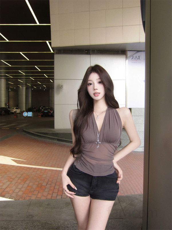 여성 텐셀 홀터넥 슬림핏 셔링 주름 민소매 나시 섹시 여리여리 데일리룩 여름 탑 봄 여름 13198 - 상세 이미지 2