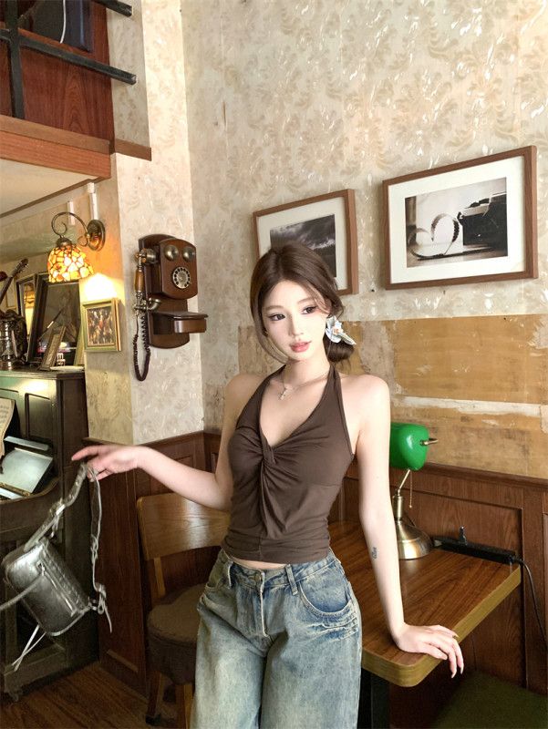 여성 브이넥 셔링 홀터넥 슬림핏 민소매 데일리 베이직 이너 나시 탑 여름 바캉스룩 데이트룩 시원한 여름코디 봄 여름 13186 - 상세 이미지 3