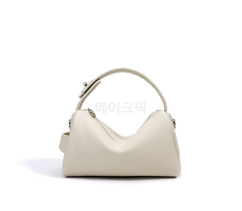 여성 가죽 숄더백 대용량 데일리백 부드러운 소재로 고급스러운 디자인 실용적인 가방 스타일리시한 메신저백 이미지 6