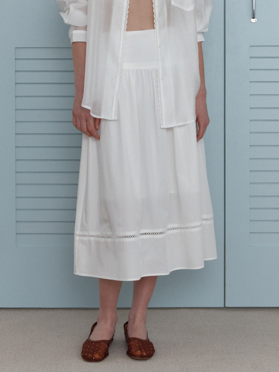 [엘씨브이] FLARED WHITE LONG SKIRT_WHITE - 상품 이미지