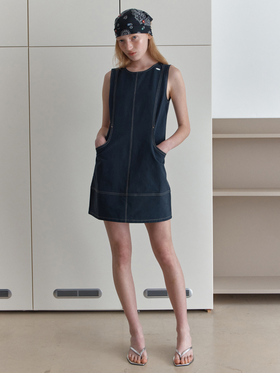 [엘씨브이] STITCHED POCKET MINI DRESS_NAVY - 상품 이미지