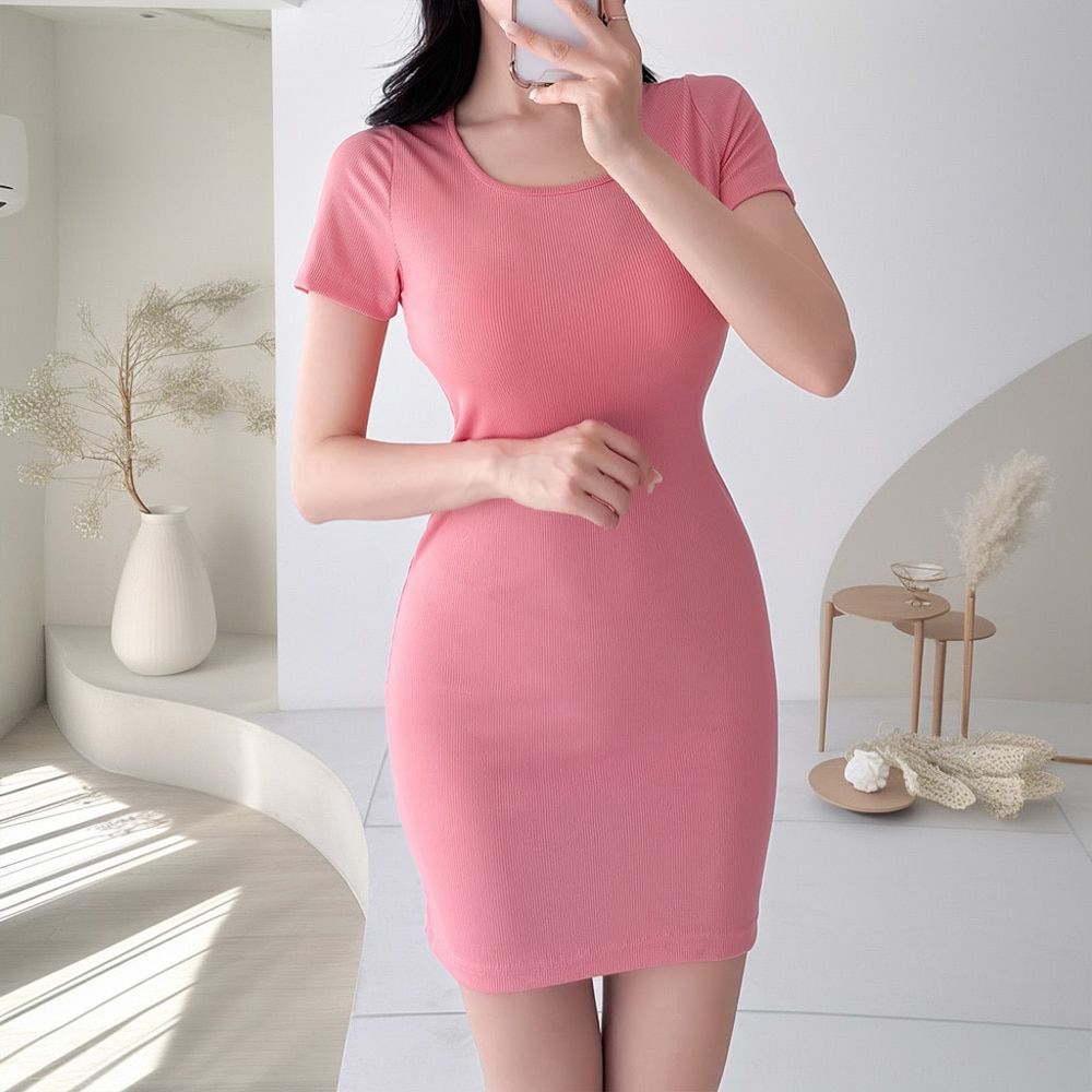 뉴리볼틴 슬림핏 스퀘어넥 반팔 미니원피스 AH0923 - 상품 이미지